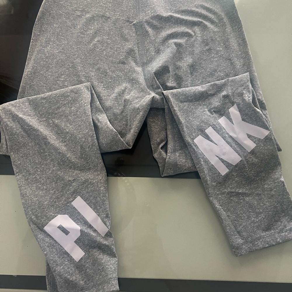 VS Pink ~ Compression V High Waist Full
Length Legging